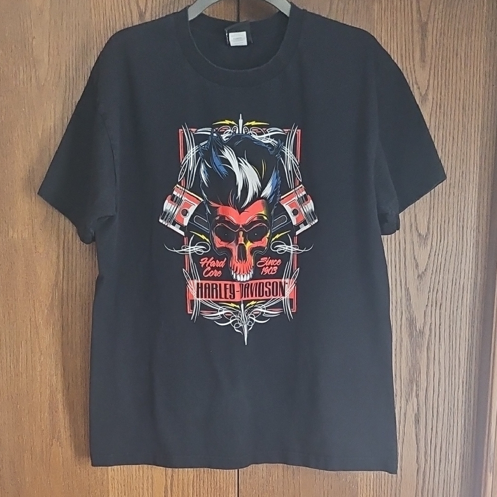 Harley-Davidson Black Tee with Red and White Skull Design